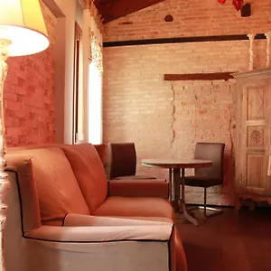 https://rosso-charm-bb.hotelinveneto.com