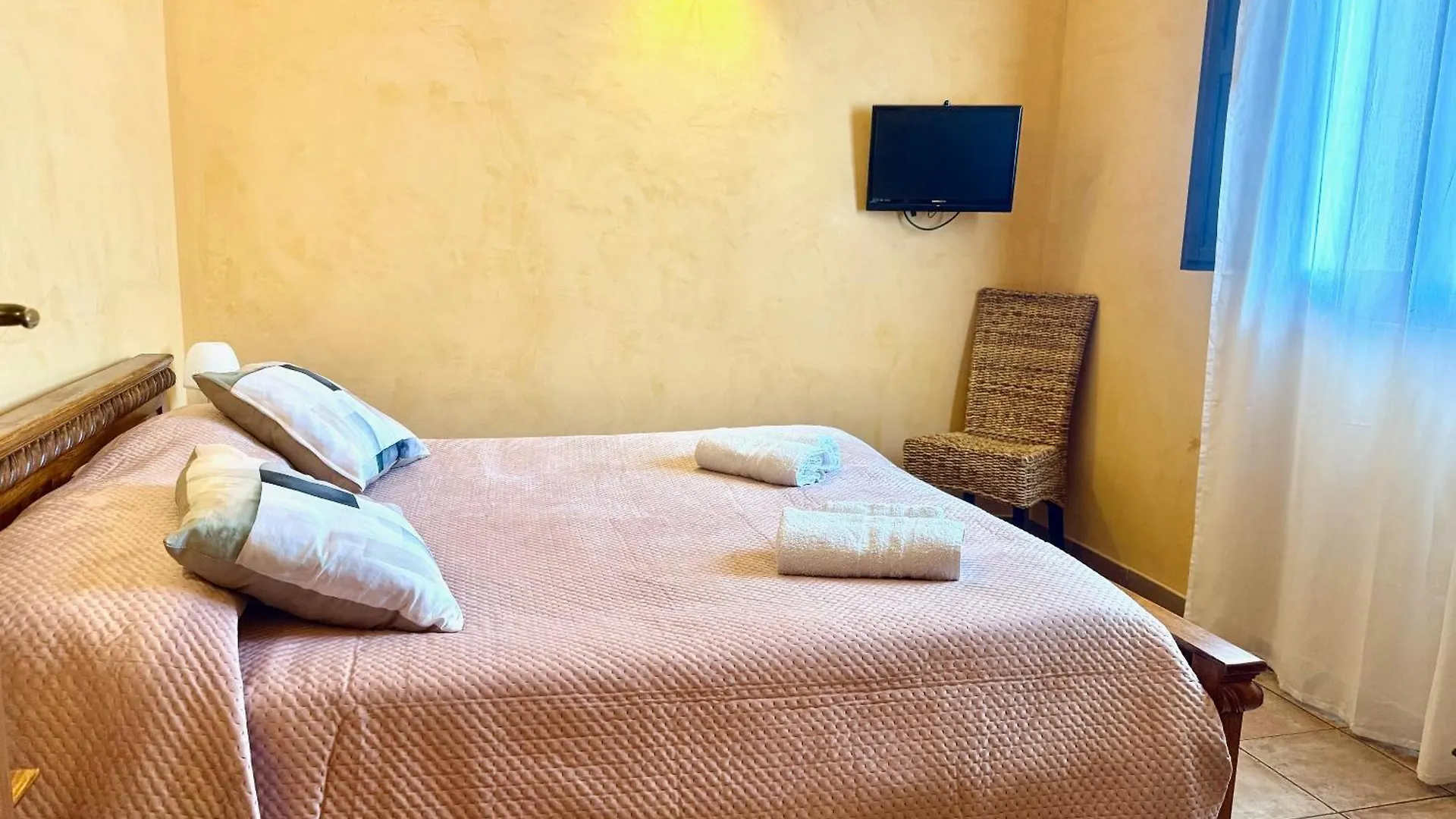 Le Camere Al Cassaro contacts